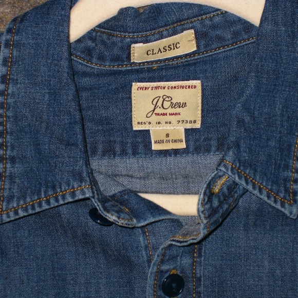 SOLD DARK DENIM J CREW SHIRT SZ S. - Picture 2 of 3